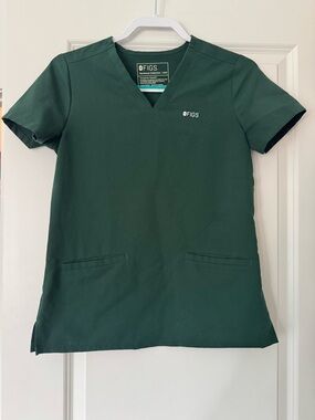 Figs XXS British Racing Green Casma top- like new